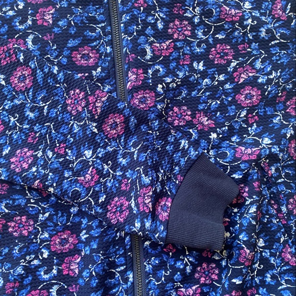 Lily Morgan vest with flower and zip. With pockets - Picture 8 of 10